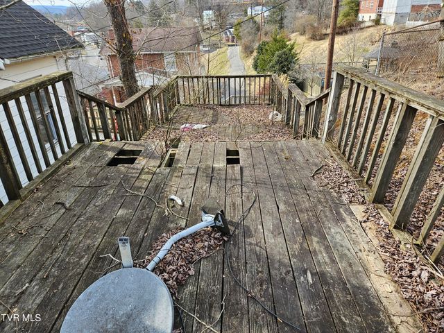 204 Northeast High Avenue, Coeburn, VA 24230