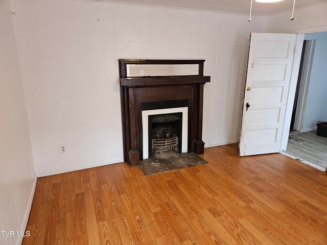 204 Northeast High Avenue, Coeburn, VA 24230