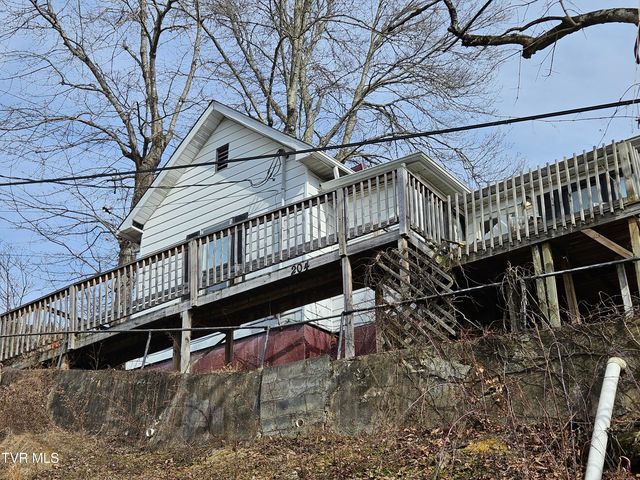 204 Northeast High Avenue, Coeburn, VA 24230