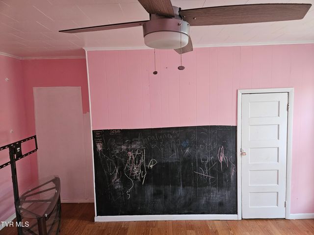 204 Northeast High Avenue, Coeburn, VA 24230