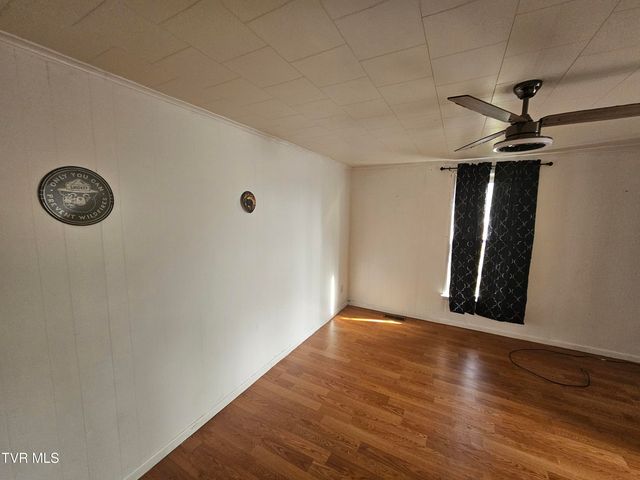 204 Northeast High Avenue, Coeburn, VA 24230