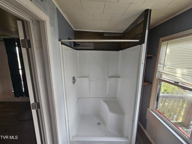 204 Northeast High Avenue, Coeburn, VA 24230