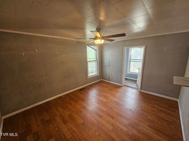 204 Northeast High Avenue, Coeburn, VA 24230