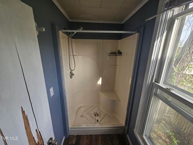 204 Northeast High Avenue, Coeburn, VA 24230