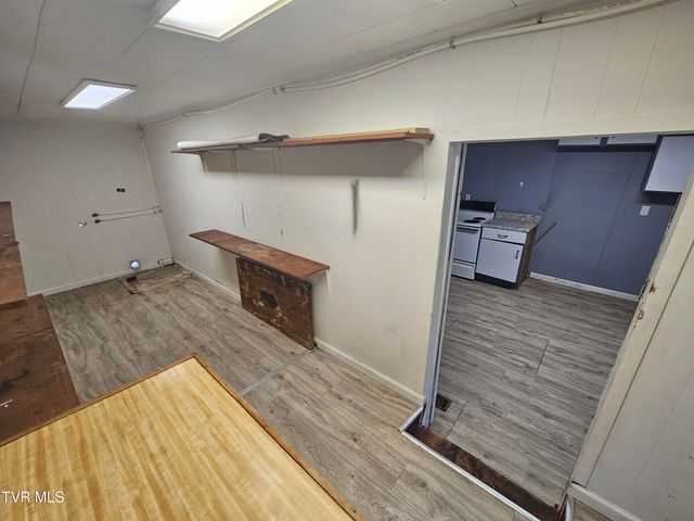 204 Northeast High Avenue, Coeburn, VA 24230