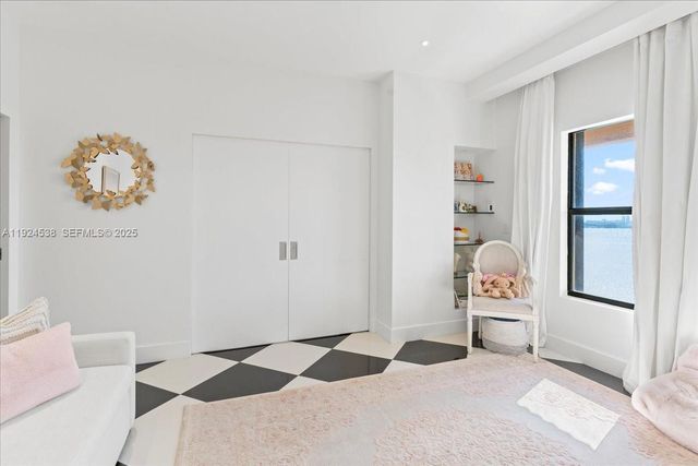 1800 NE 114th St PH05, Miami, FL 33181