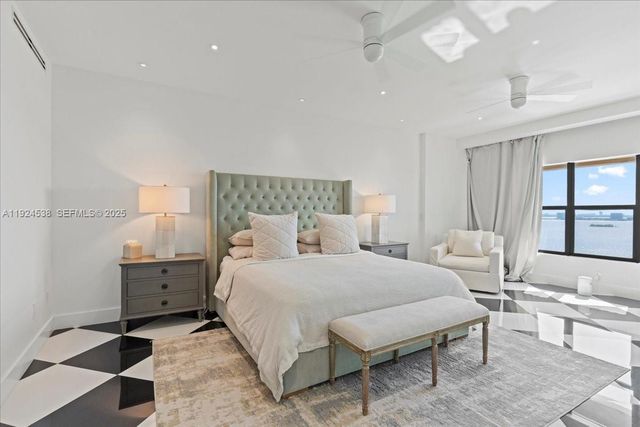 1800 NE 114th St PH05, Miami, FL 33181