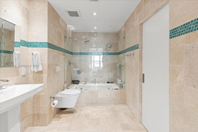 1800 NE 114th St PH05, Miami, FL 33181