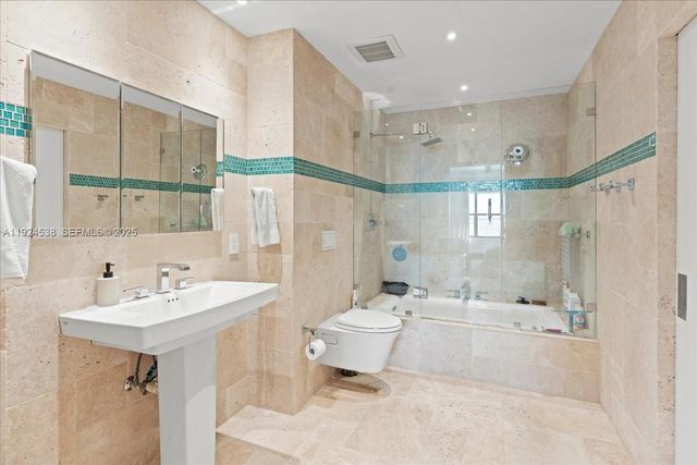 1800 NE 114th St PH05, Miami, FL 33181