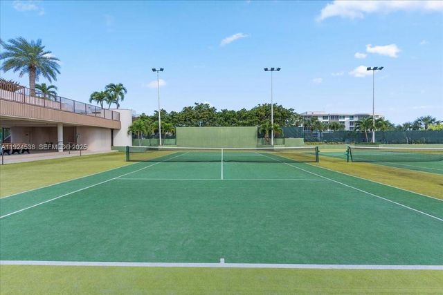 1800 NE 114th St PH05, Miami, FL 33181