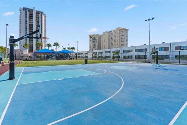 1800 NE 114th St PH05, Miami, FL 33181