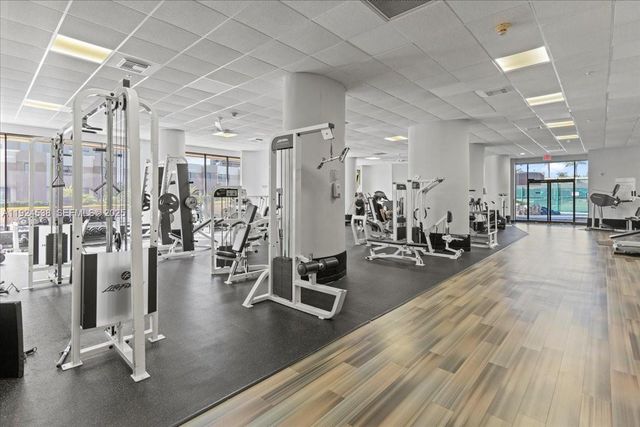 1800 NE 114th St PH05, Miami, FL 33181