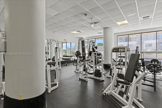 1800 NE 114th St PH05, Miami, FL 33181