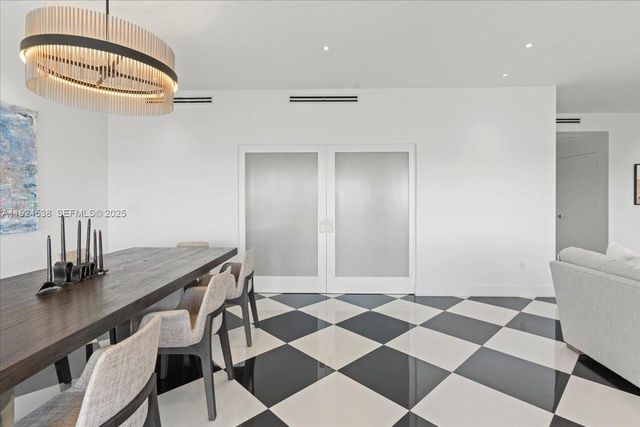 1800 NE 114th St PH05, Miami, FL 33181