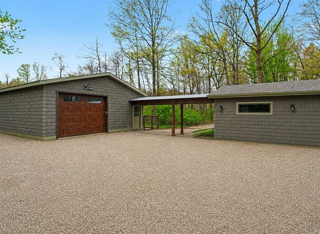 15578 Red Arrow Highway, Union Pier, MI 49129