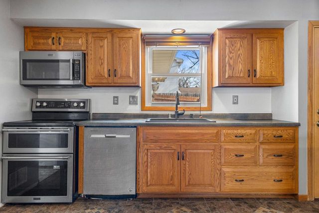 11925 W Lynx AVENUE, Milwaukee, WI 53225