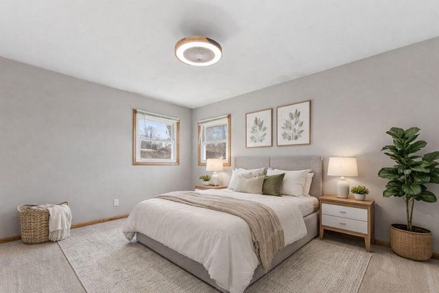 11925 W Lynx AVENUE, Milwaukee, WI 53225