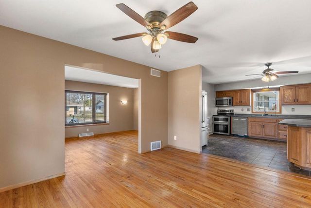 11925 W Lynx AVENUE, Milwaukee, WI 53225