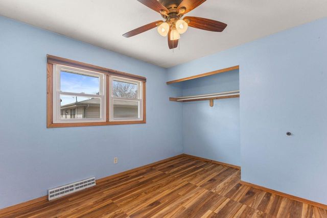 11925 W Lynx AVENUE, Milwaukee, WI 53225