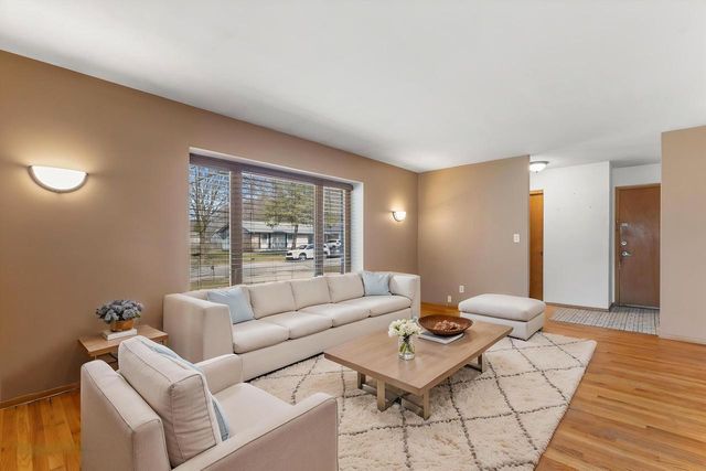 11925 W Lynx AVENUE, Milwaukee, WI 53225