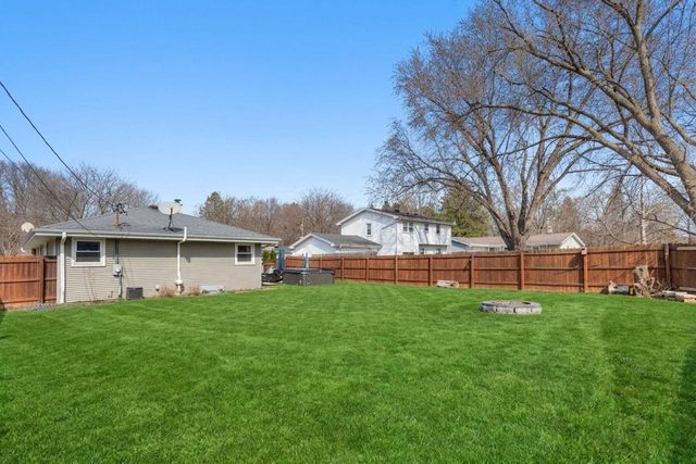 11925 W Lynx AVENUE, Milwaukee, WI 53225