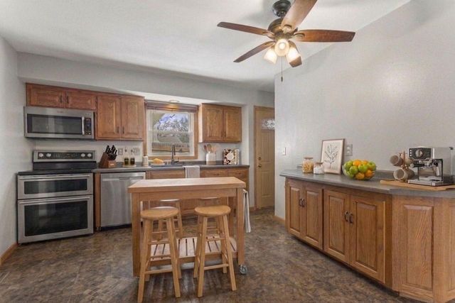 11925 W Lynx AVENUE, Milwaukee, WI 53225