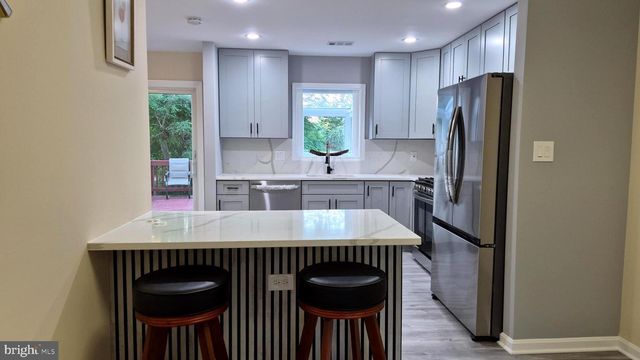 7106 SNUG HARBOR CT, Alexandria, VA 22315