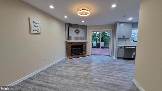 7106 SNUG HARBOR CT, Alexandria, VA 22315