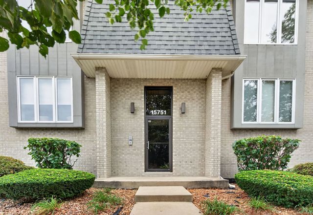 15751 S Ravinia Avenue 2N, Orland Park, IL 60462
