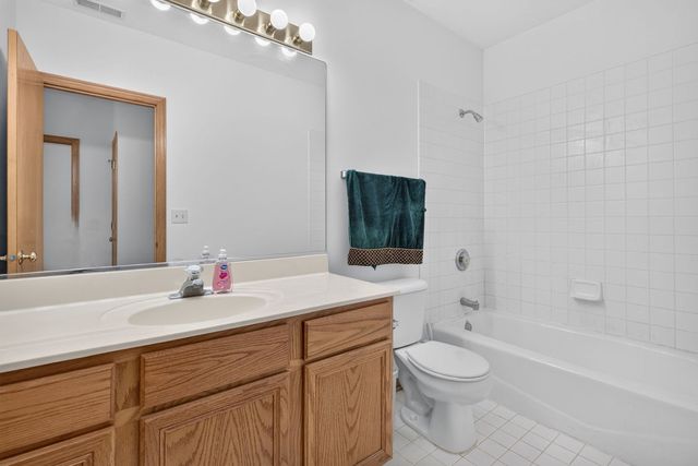 15751 S Ravinia Avenue 2N, Orland Park, IL 60462