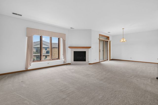 15751 S Ravinia Avenue 2N, Orland Park, IL 60462