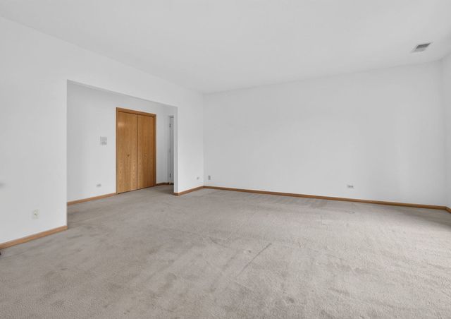 15751 S Ravinia Avenue 2N, Orland Park, IL 60462