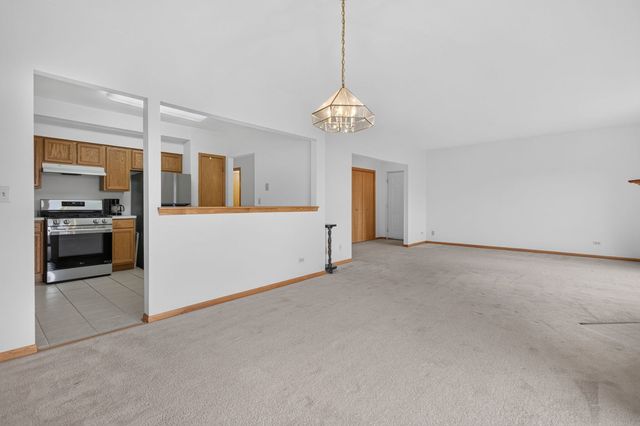 15751 S Ravinia Avenue 2N, Orland Park, IL 60462