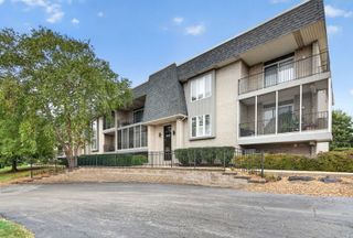 15751 S Ravinia Avenue 2N, Orland Park, IL 60462