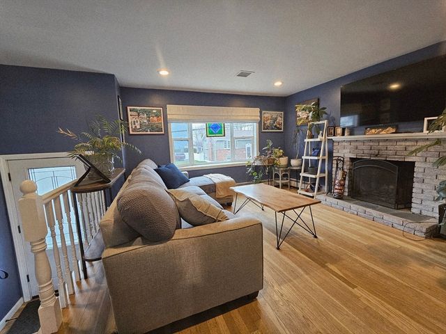 7 Circle Hill Rd, Salem, MA 01970