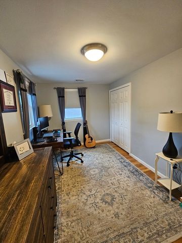 7 Circle Hill Rd, Salem, MA 01970