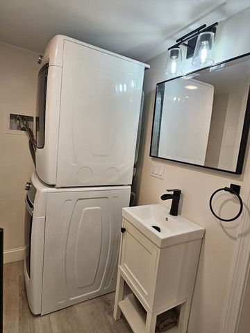 7 Circle Hill Rd, Salem, MA 01970