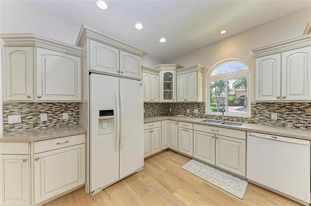 347 BAYSHORE DRIVE, Osprey, FL 34229