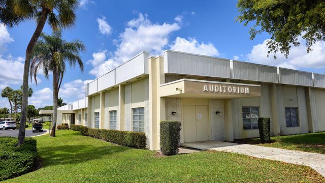 2800 Ashley Drive E B, West Palm Beach, FL 33415