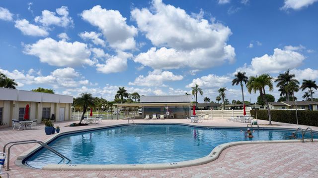 2800 Ashley Drive E B, West Palm Beach, FL 33415