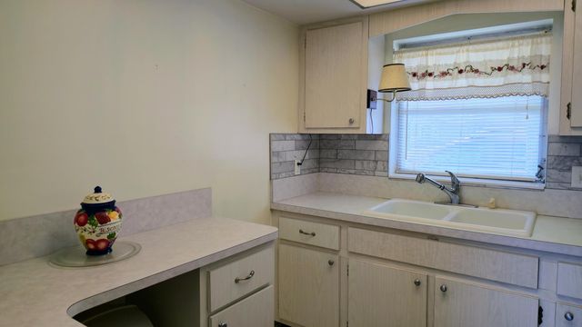 2800 Ashley Drive E B, West Palm Beach, FL 33415