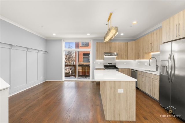 2253 W Coulter Street 1, Chicago, IL 60608