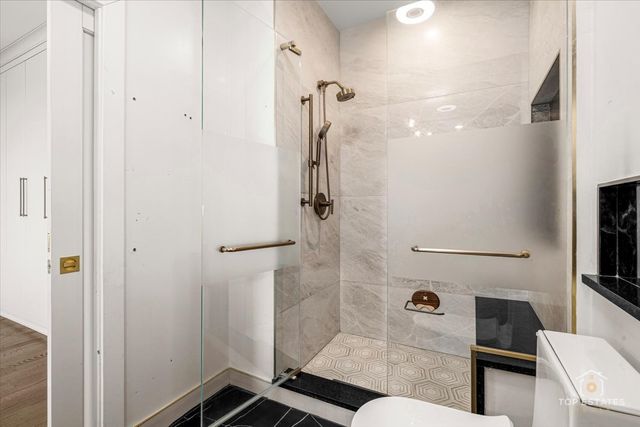 2253 W Coulter Street 1, Chicago, IL 60608