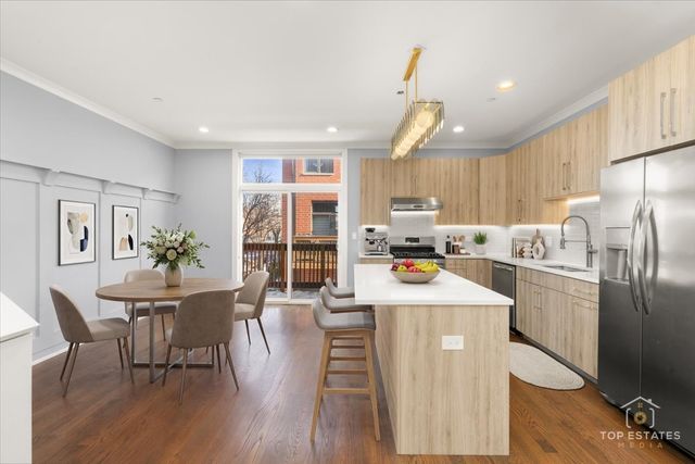 2253 W Coulter Street 1, Chicago, IL 60608