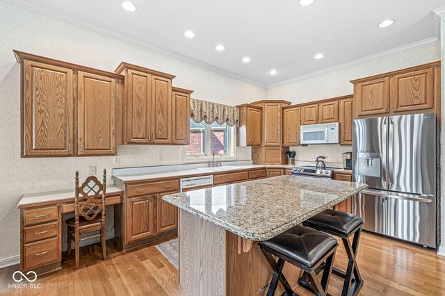 8730 Vintner Way, Indianapolis, IN 46256