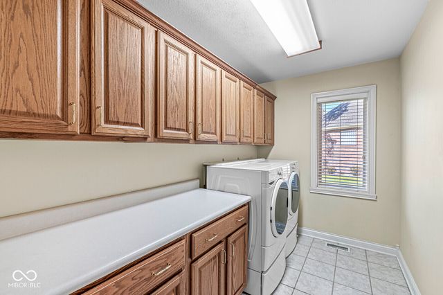 8730 Vintner Way, Indianapolis, IN 46256