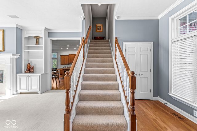 8730 Vintner Way, Indianapolis, IN 46256