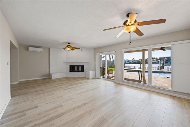 7886 9TH AVENUE S, St Petersburg, FL 33707