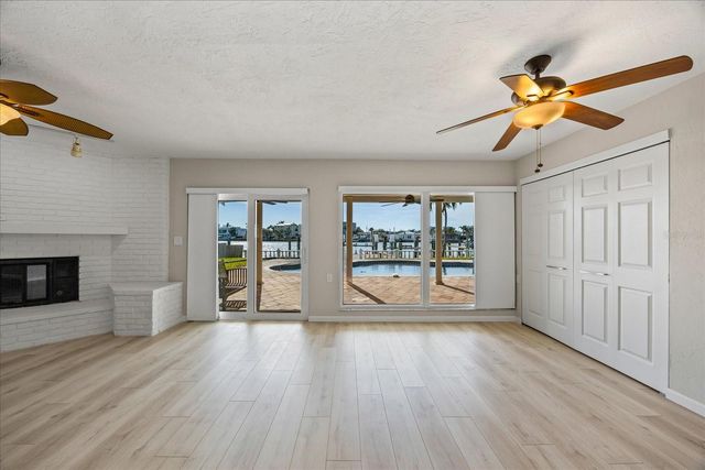 7886 9TH AVENUE S, St Petersburg, FL 33707