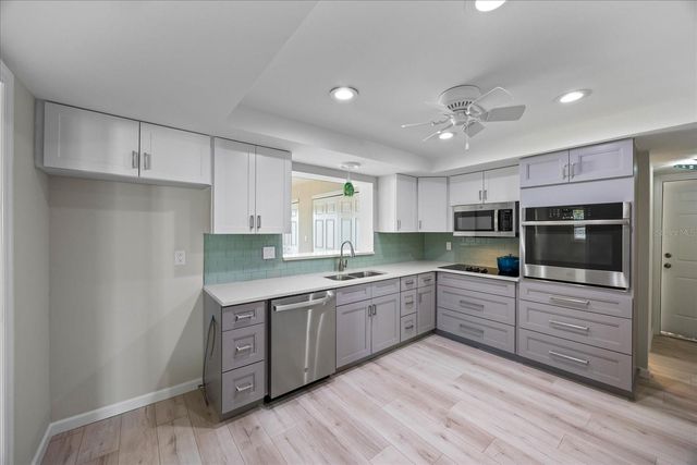 7886 9TH AVENUE S, St Petersburg, FL 33707